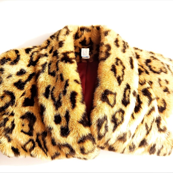 Fashionable Women’s Leopard Faux Fur Coat - Picture 6 of 6